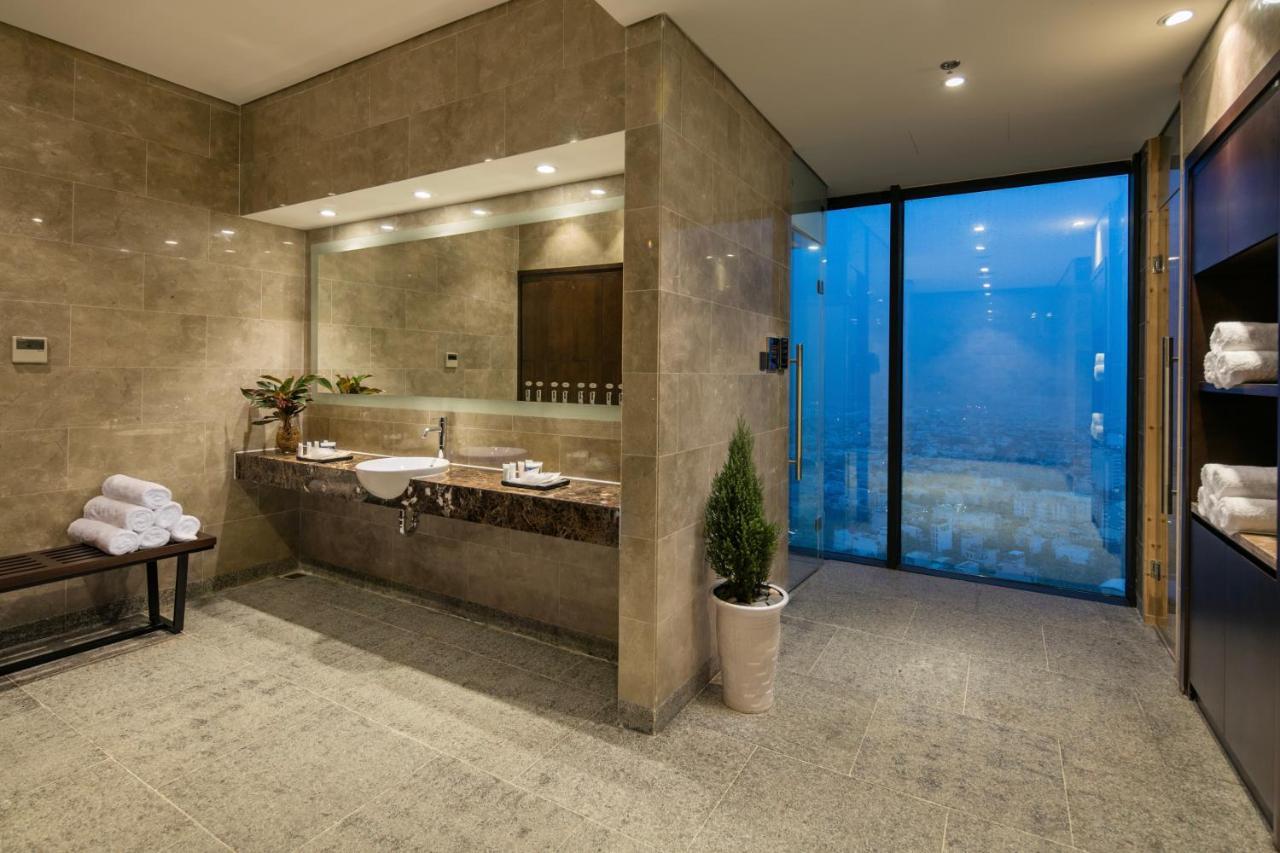 Luxury Beach Condo 5-Star, Rooftop Pool Danang Exterior photo